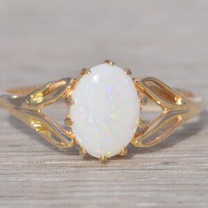 Australian Opal Ring in Yellow Gold